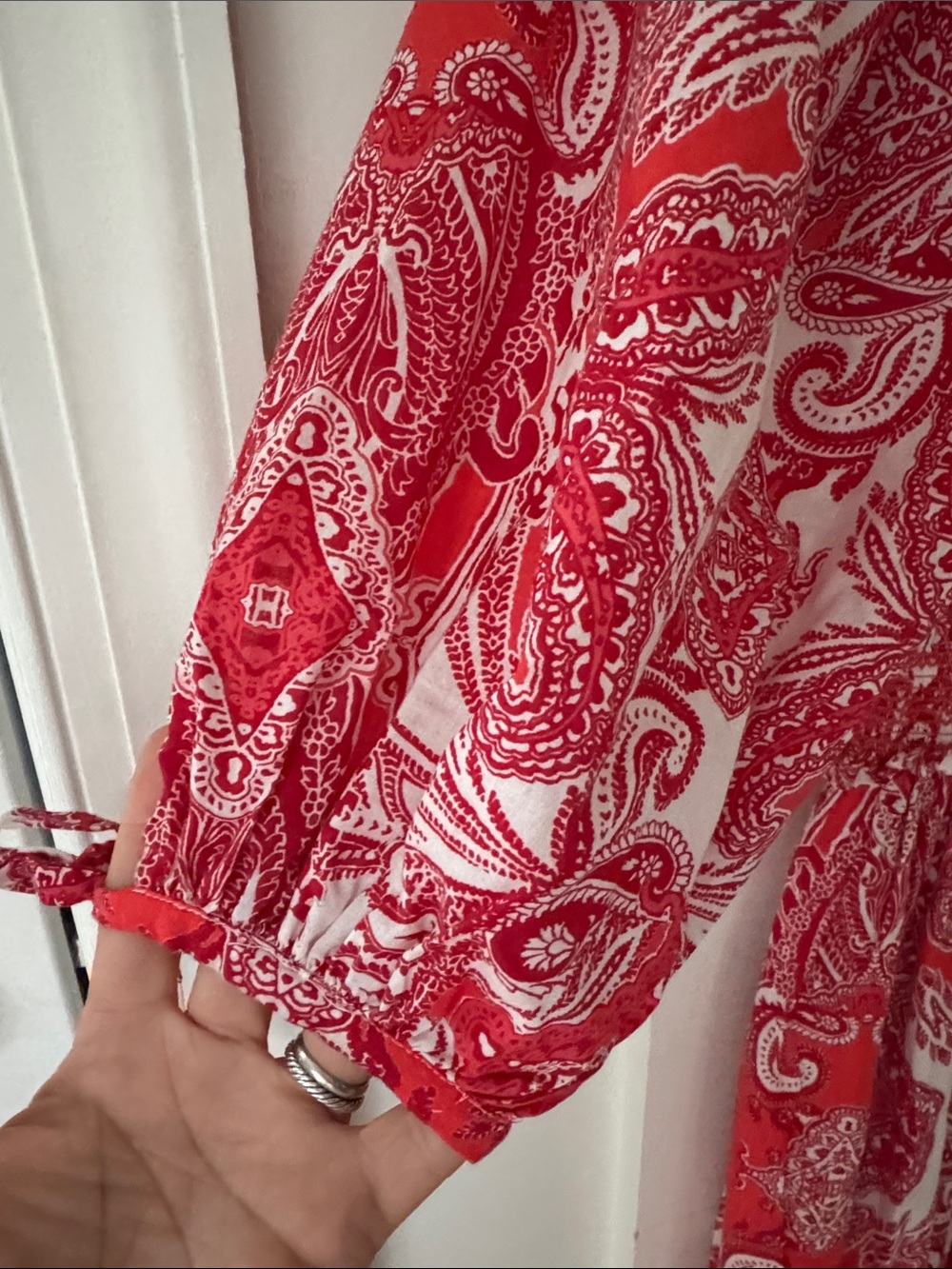 Tuckernuck Cara Cara Jazzy Red White Paisley Print Smocked Midi Dress M - Picture 5 of 13